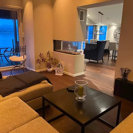 Villa Sea House With Private Dock Near Flesland